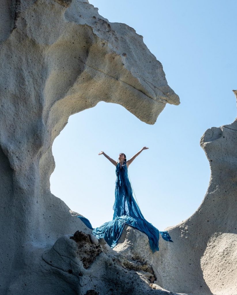 Arisa da regina del deserto a sirena che incanta con “Tu mi perdición”