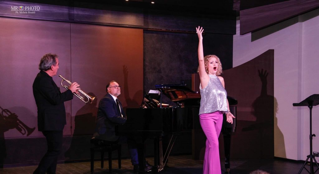 Il bel canto lirico di Francesca Rinaldi è spazio d'arte a Manfedonia