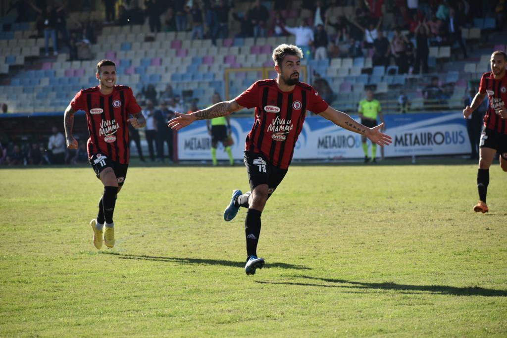 Immagine in evidenza: Dardan Vuthaj in Foggia-Crotone (Serie C - girone C 2022/2023) - crediti: foto di Luigia Spinelli