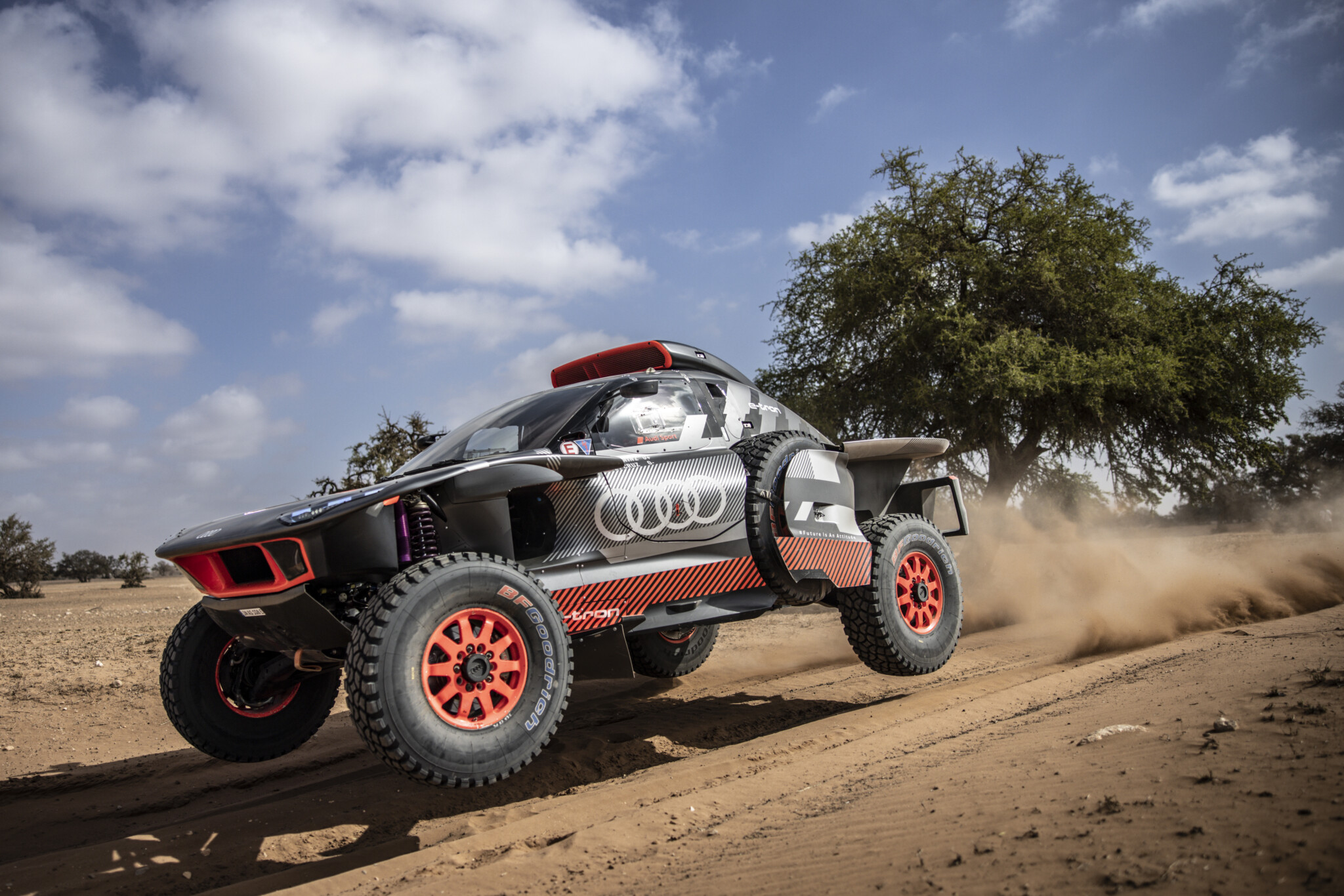 Carlos Sainz leader virtuale del Rally del Marocco: feeling OK sulla nuova Audi (Foto: Red Bull Content Pool)