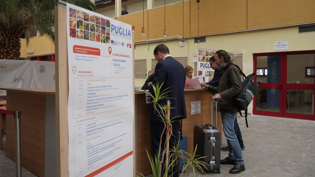 All’Einaudi Grieco di Foggia i maestri di cucina e di accoglienza
