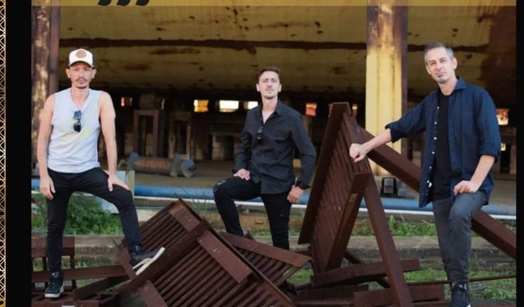 Tres Latin Jazz, trio argentino composto da Nahuel Bailo al piano, Federico Hilal al basso elettrico e Daniel Corrado alla batteria. Ritmi, colori, radici argentine e latine in un delicato equilibrio con il jazz