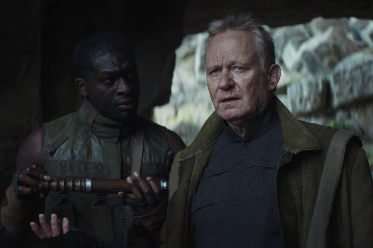 Andor: tutti i riferimenti e gli easter egg dell'undicesima puntata! - Luthen durante la perquisizione