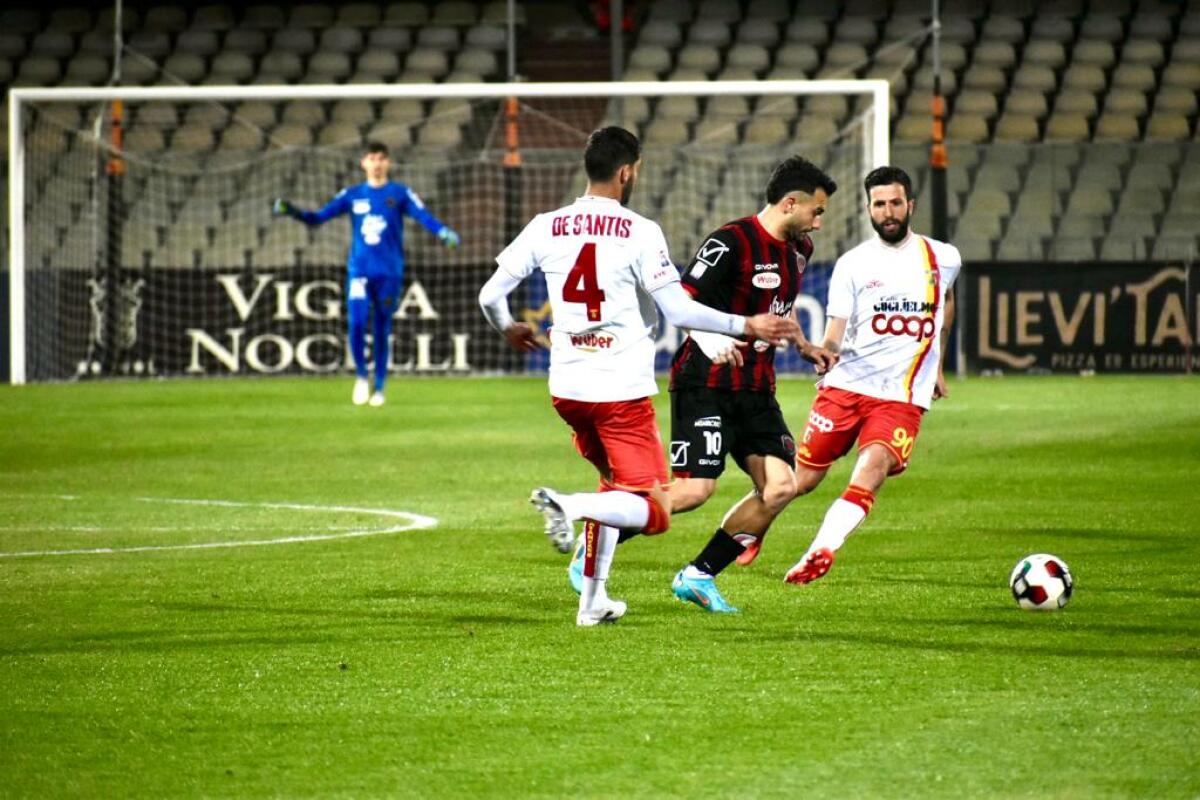 Coppa Italia Serie C, data e ora di Foggia-Catanzaro - Immagine in evidenza: Foggia-Catanzaro 2-6 (Serie C - girone C, stagione 2021/2022) - crediti: foto di Luigia Spinelli