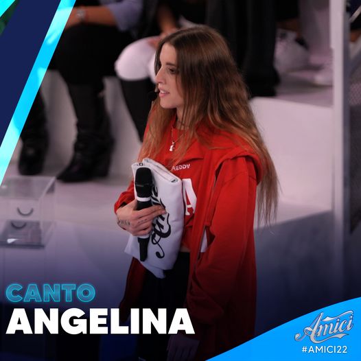 Angelina Mango nella scuola di Amici, chi è la figlia del famoso cantante