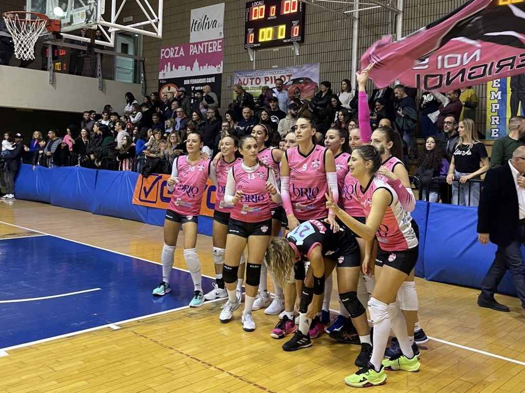 Foto di Benedetto Mandrone, in copertina foto Brio Lingerie Volley Cerignola