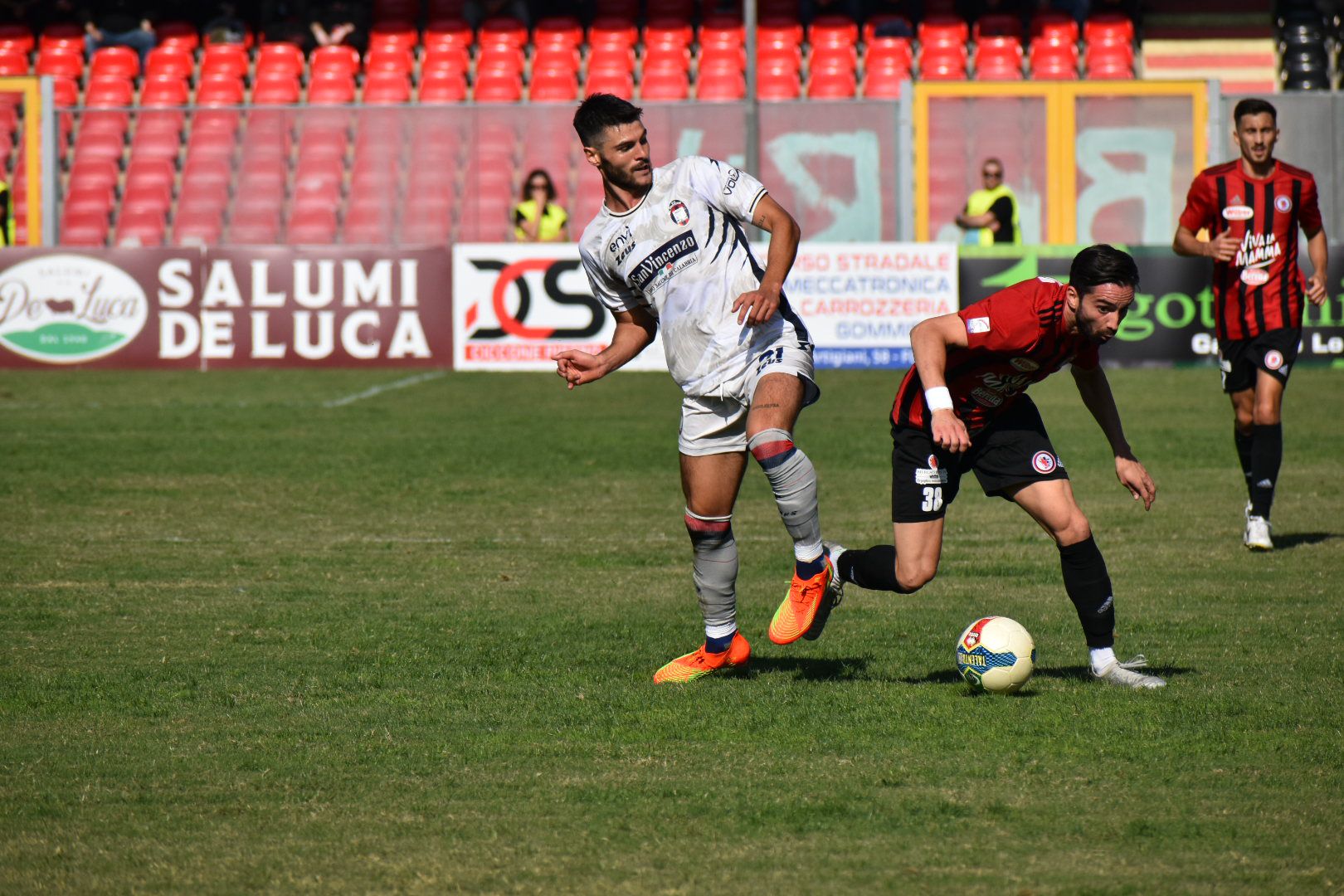 Immagine in evidenza: Giuseppe Nicolao in Foggia-Crotone (Serie C - girone C 2022/2023) - crediti: foto di Luigia Spinelli