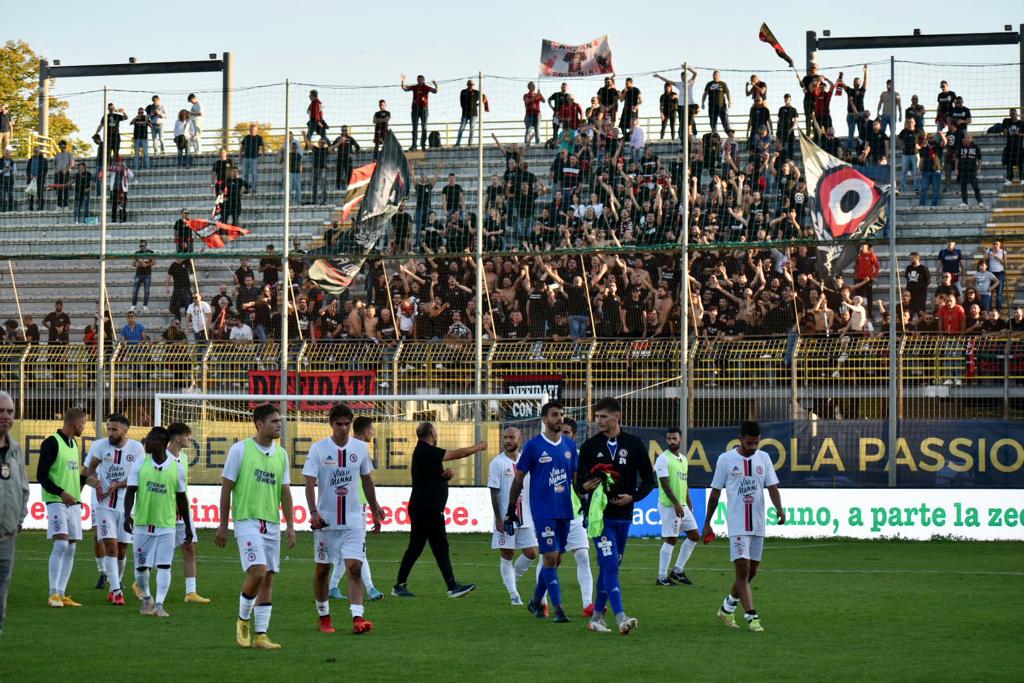 Immagine in evidenza: uno scatto di Viterbese-Foggia (Serie C - girone C 22/23) - crediti: foto di Luigia Spinelli