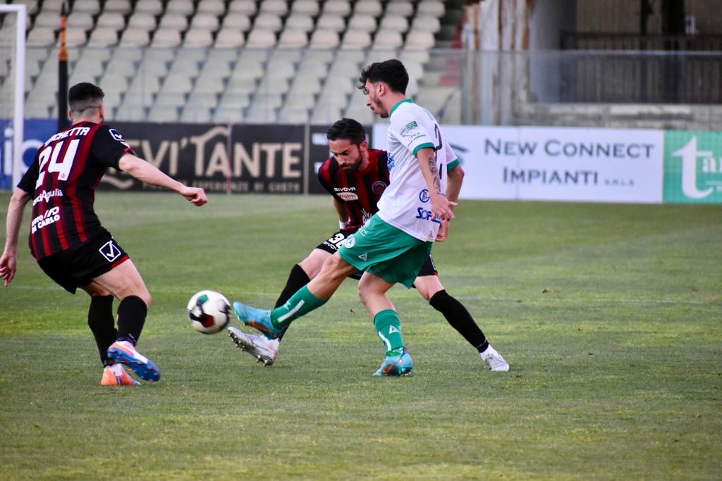 Immagine in evidenza: uno scatto di Foggia 2-0 Avellino (Serie C - girone C, stagione 2021/2022) - crediti: foto di Luigia Spinelli