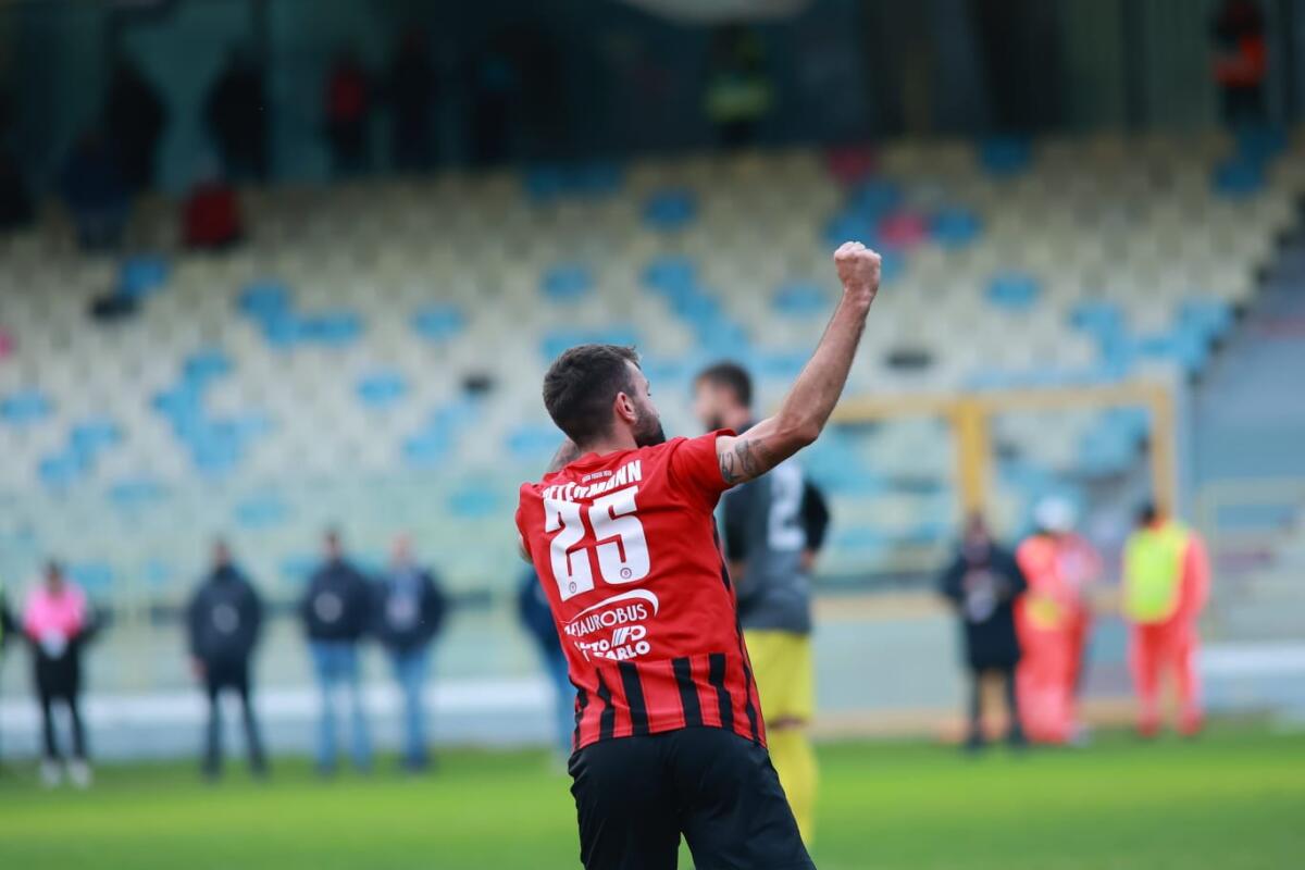 Foggia, Petermann: "Rigore calciato male. Sarebbe bellissimo avere..." - Immagine in evidenza: uno scatto di Foggia-ACR Messina 1-0 (Serie C - girone C 22/23) - crediti: foto di Luigia Spinelli (RIPRODUZIONE RISERVATA)