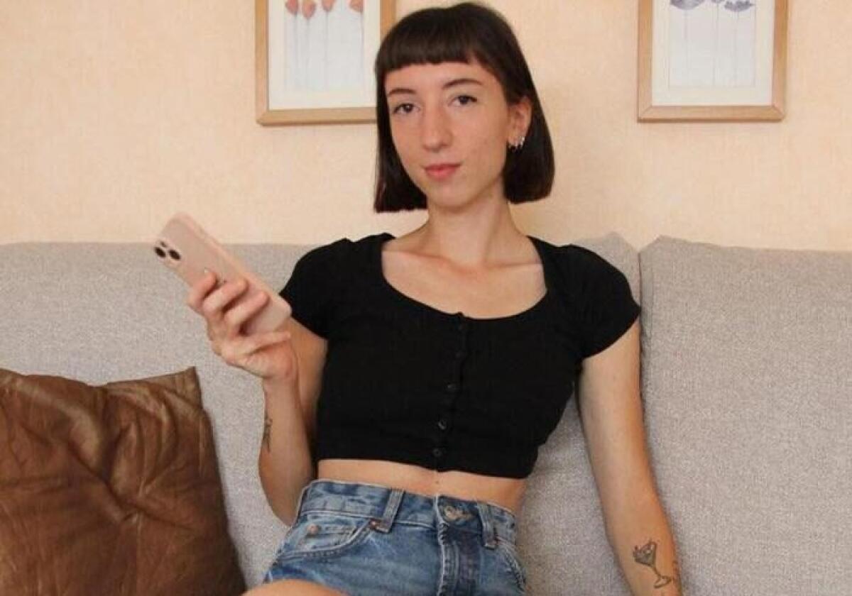 Posta foto su Onlyfans, Gardaland non le rinnova contratto - E' una delle tante ragazze che pubblicano foto in bikini sulla piattaforma Onlyfans, ma contemporaneamente (era) anche una dipendente a tempo determinato di 'Gardaland'. E la società, venuta conoscenza di questa attività, alla scadenza naturale non h