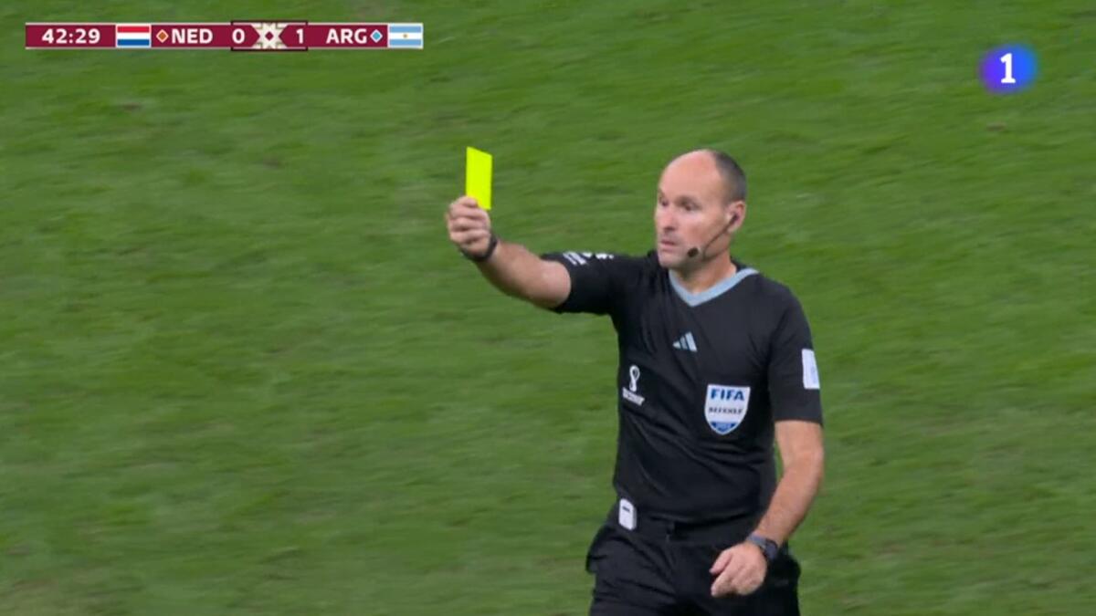 Sospeso l’arbitro di Argentina-Olanda: ecco perché - Antonio Mateu Lahoz, crediti: Twitter