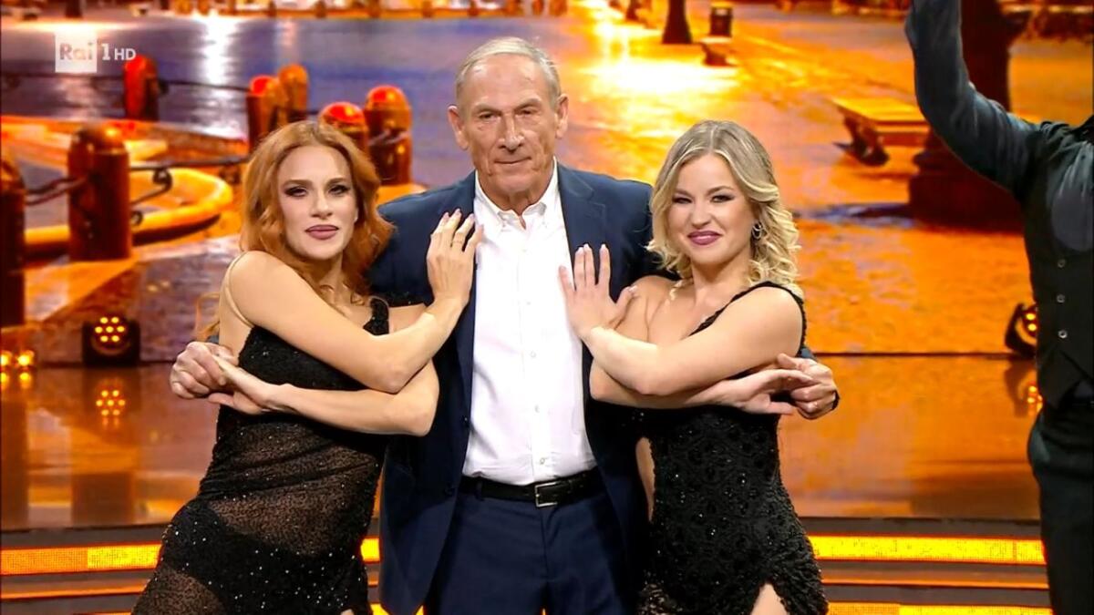 Zeman a Ballando con le stelle, e Beppe Signori ricorda Foggia - Immagine in evidenza: Zdeněk Zeman a "Ballando con le Stelle", puntata del 02/12/2022 - crediti foto: screenshot dal VOD, disponibile su RaiPlay