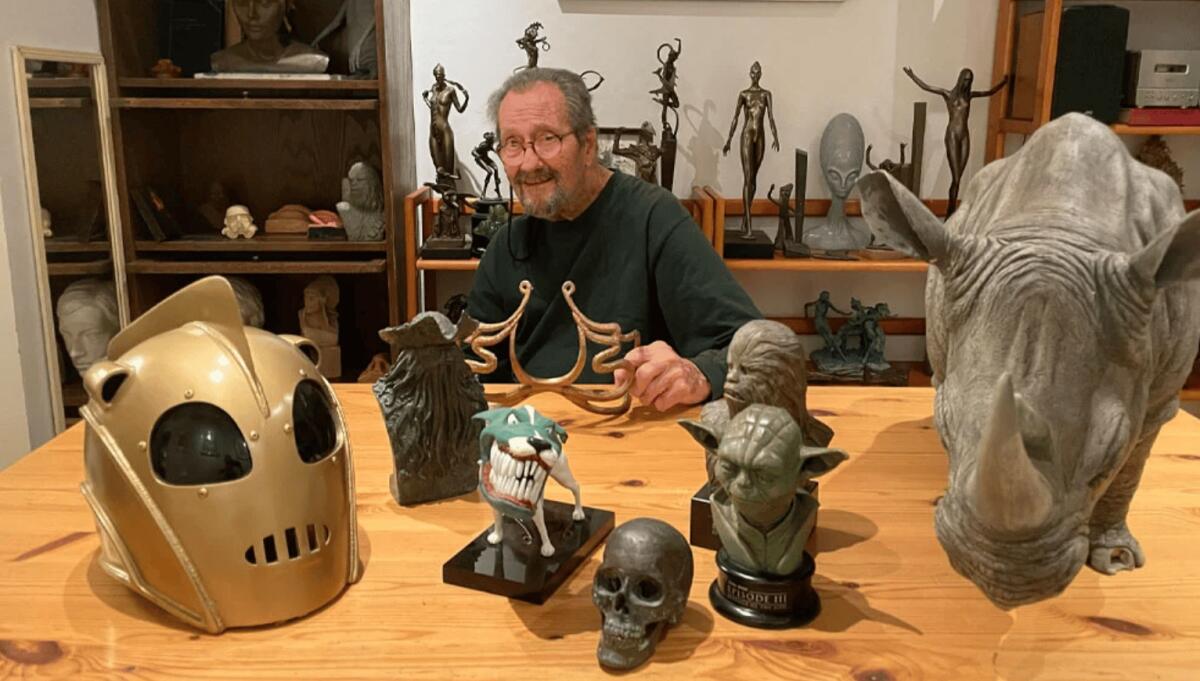 Richard Miller, morto lo storico scultore di Industrial Light & Magic - Richard Miller con alcune delle sue creazioni