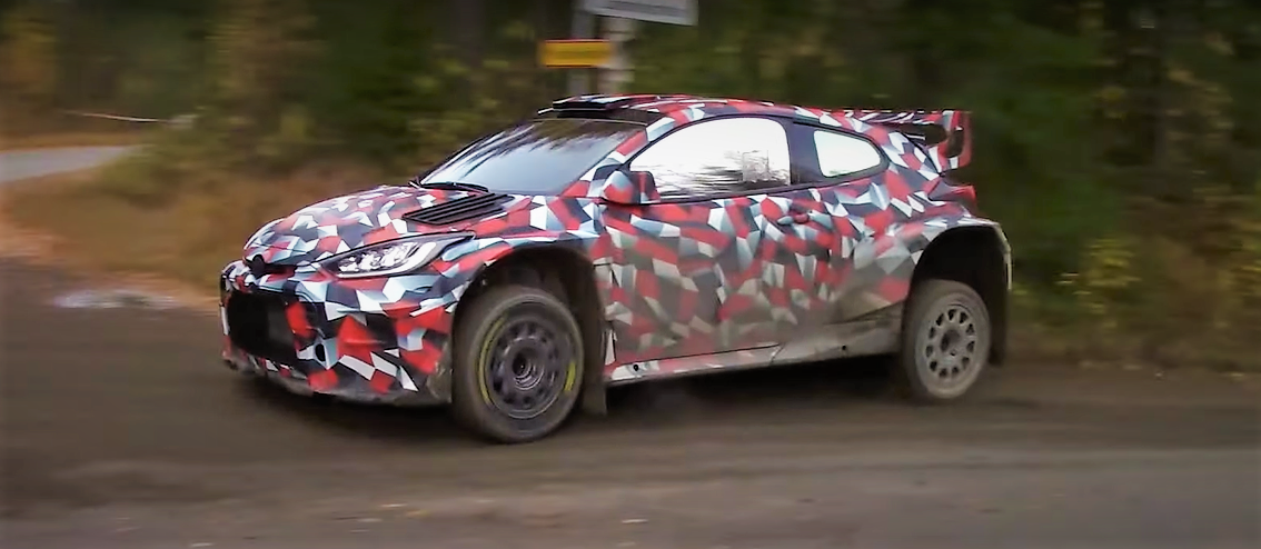 Hanninen alla guida del primo prototipo Yaris Rally2 (https://www.youtube.com/@TheTeevoman)