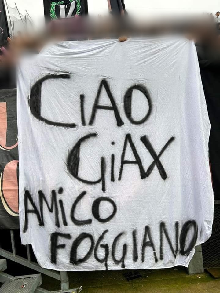 Immagine in evidenza: i tifosi del Palermo per Giax - crediti foto: pagina Facebook Romanticismo Ultras