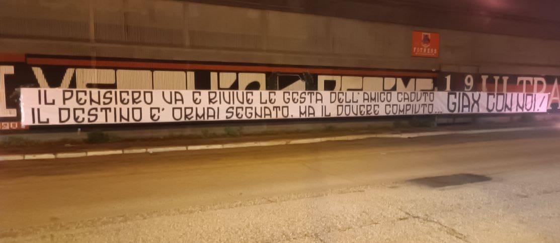 Immagine in evidenza: la Curva Nord del Foggia per Giax - crediti foto: profilo Facebook Curva Nord Foggia