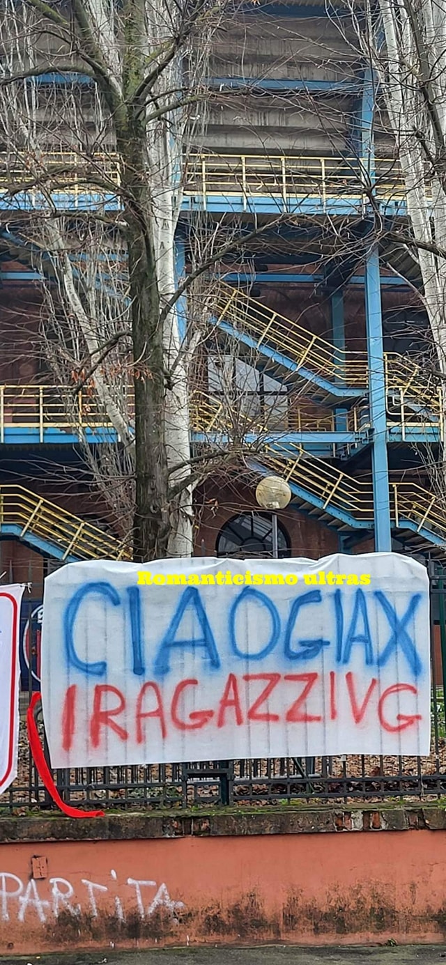 Immagine in evidenza: i tifosi del Bologna per Giax - crediti foto: pagina Facebook Romanticismo Ultras