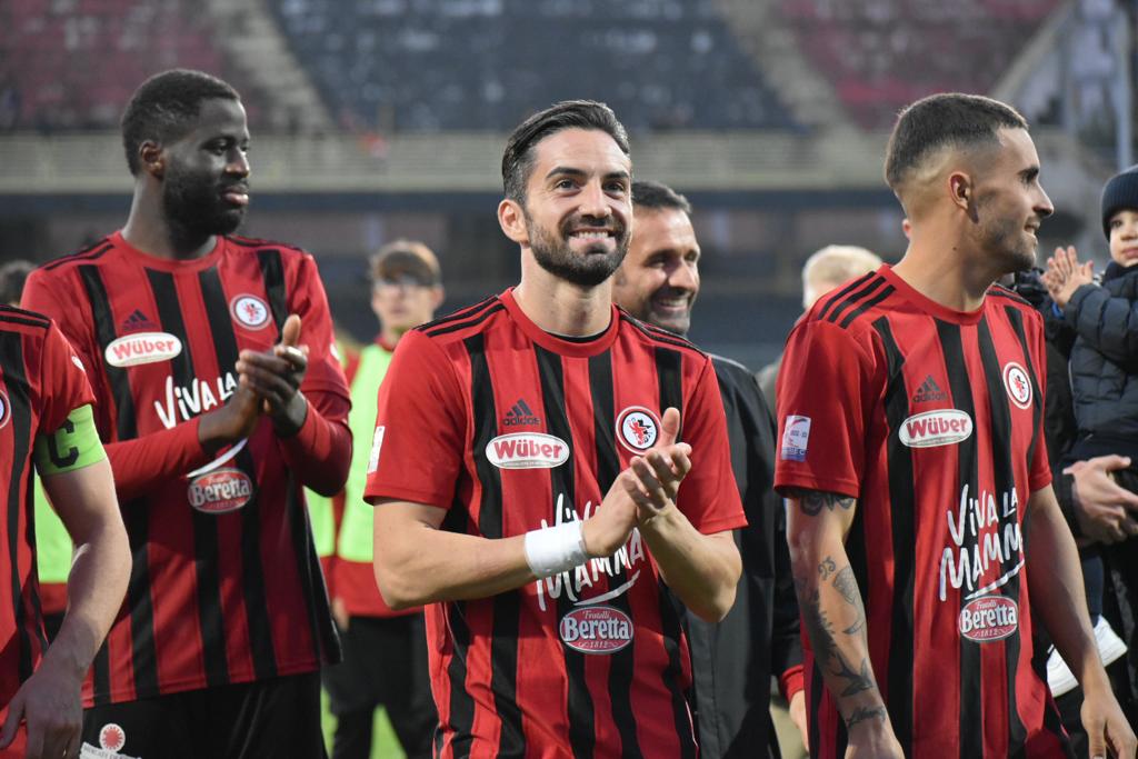 Immagine in evidenza: Giuseppe Nicolao al termine di Foggia-Catanzaro 2-0 (Coppa Italia Serie C 2022/23) - crediti: foto di Luigia Spinelli (RIPRODUZIONE RISERVATA)