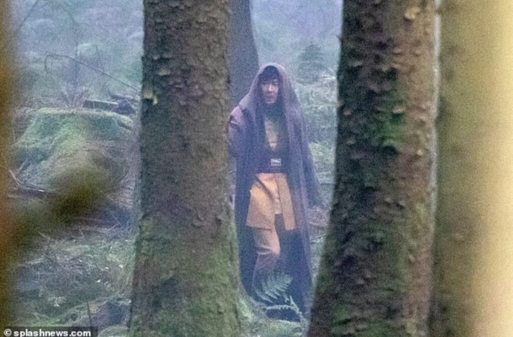 Lee Jung-Jae con le vesti da Maestro Jedi