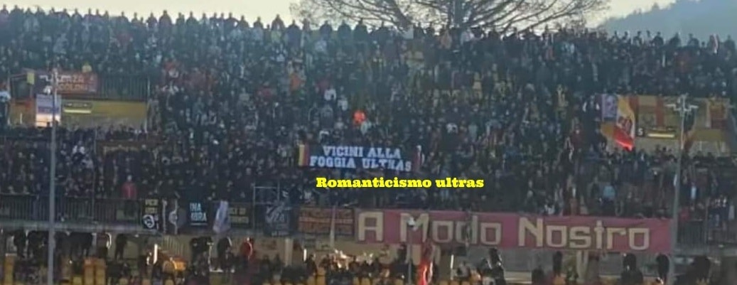 Immagine in evidenza: i tifosi del Benevento per Giax - crediti foto: pagina Facebook Romanticismo Ultras
