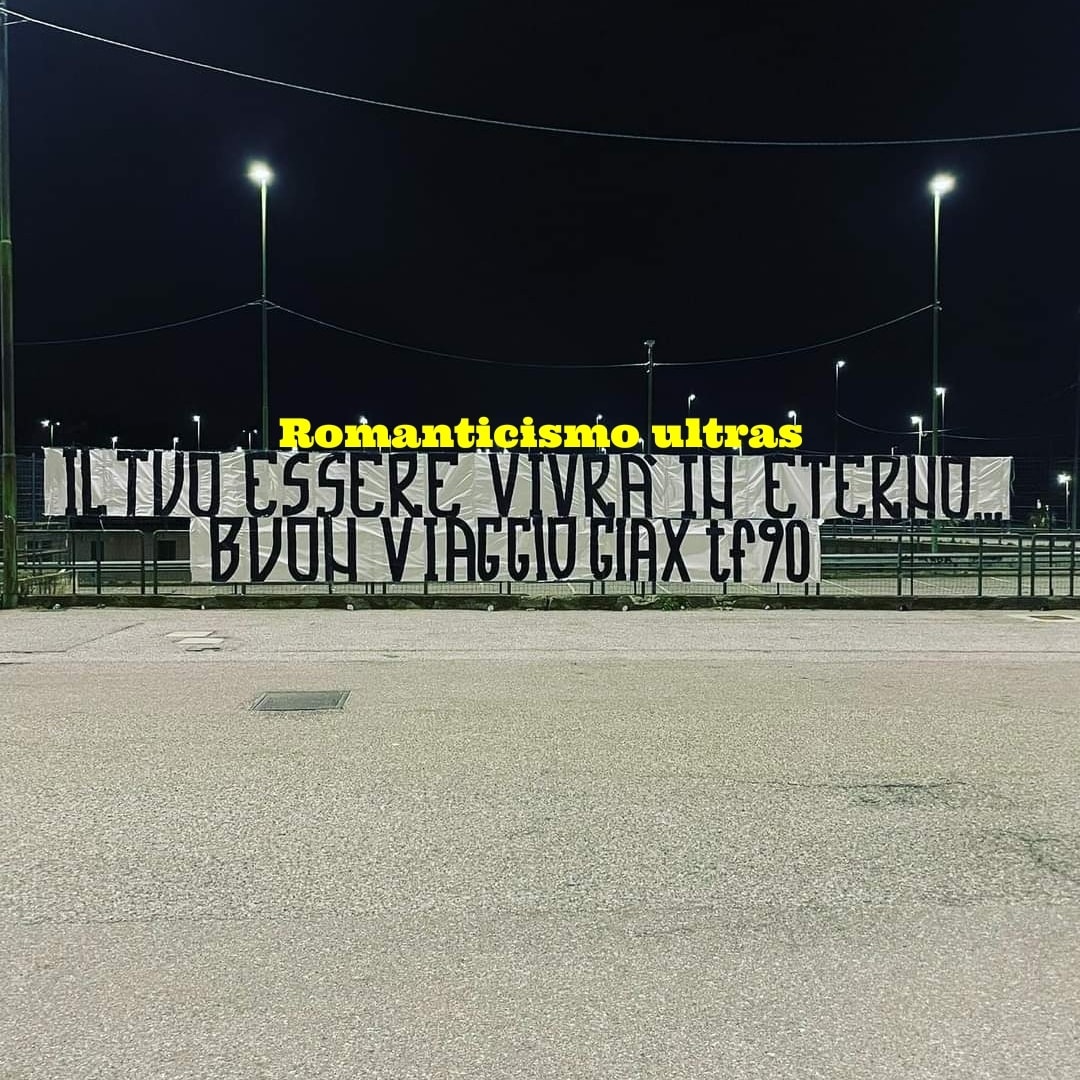 Immagine in evidenza: i tifosi del Messina per Giax - crediti foto: pagina Facebook Romanticismo Ultras
