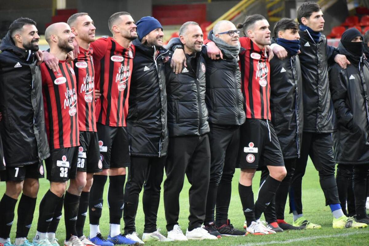 Foggia, i convocati per il Pescara: Gallo ne chiama 22 - Immagine in evidenza: uno scatto di Foggia-Potenza (Serie C - girone C 22/23) - crediti: foto di Luigia Spinelli (RIPRODUZIONE RISERVATA)