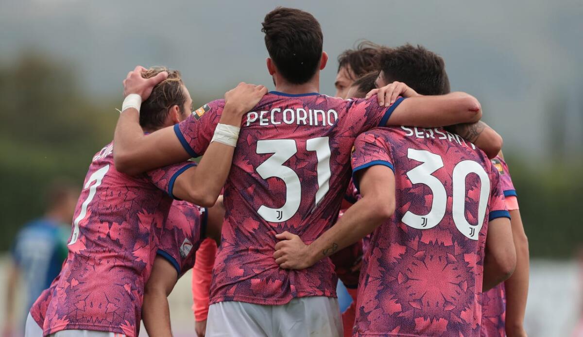 Juventus Next Gen, i convocati per il Foggia: 26 i disponibili - Immagine in evidenza: uno scatto di Feralpisalò-Juventus Next Gen 2-5 (Coppa Italia Serie C 22/23) - crediti foto: sito ufficiale Juventus