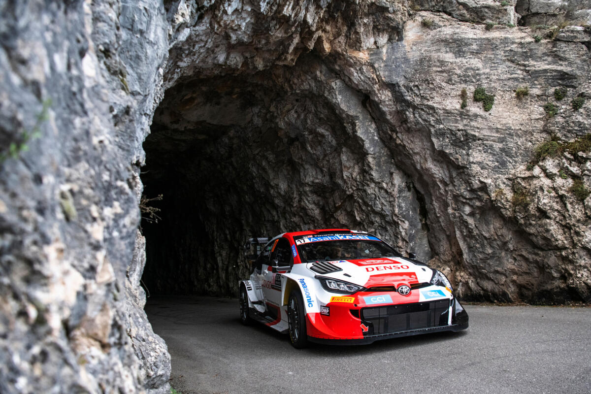 Sebastien Ogier primo leader del Rallye Montecarlo - 