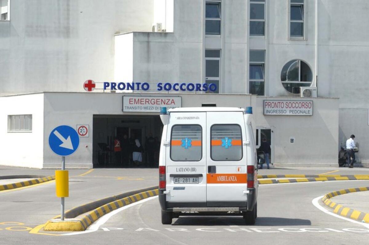 Morì dopo il parto, Gemmato: "Ispettori ministero Sanità a Brindisi" - Il Pronto soccorso dell'ospedale Perrino di Brindisi (foto collaboratrice Roberta Grassi - 10 agosto 2016)