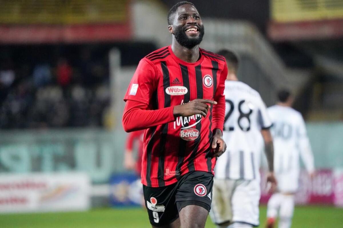 Ci pensa Ogunseye, il Foggia stende la Juve - Immagine in evidenza: uno scatto di Foggia-Juventus Next Gen (Coppa Italia Serie C 22/23) - crediti: foto di Luigia Spinelli (RIPRODUZIONE RISERVATA)