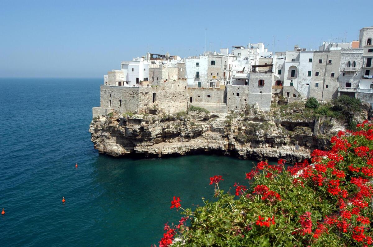 Polignano a Mare (Bari) è la città più accogliente del mondo - Foto- il giornale dei marinai