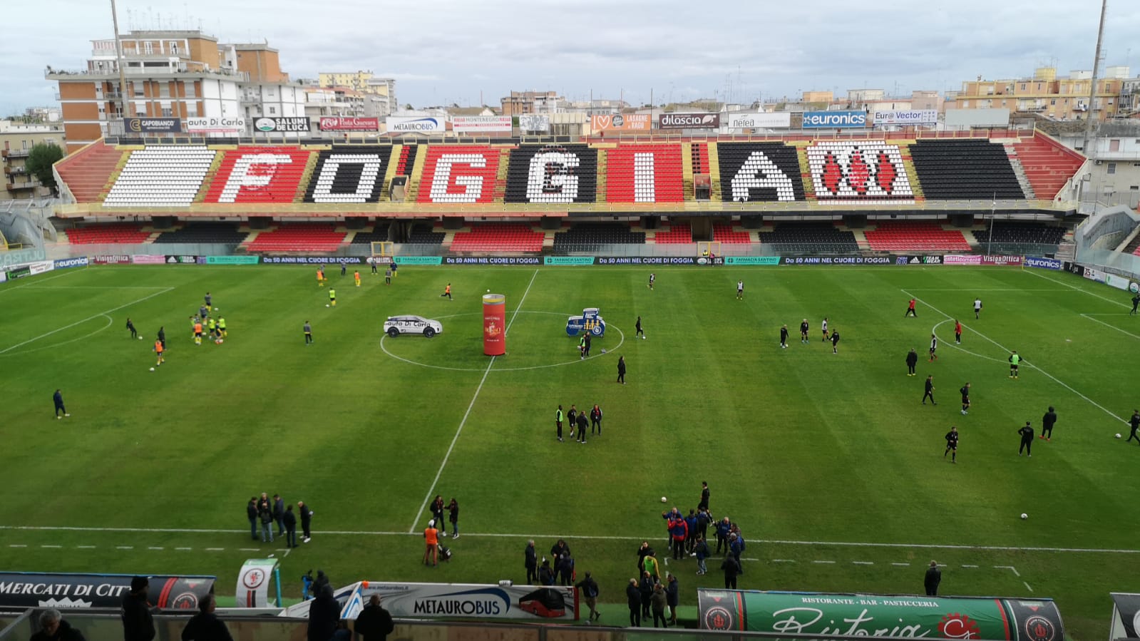 Immagine in evidenza: lo Stadio Pino Zaccheria prima di Foggia-Cerignola - crediti foto: Mario Mescia/lagoleada.it (RIPRODUZIONE RISERVATA)