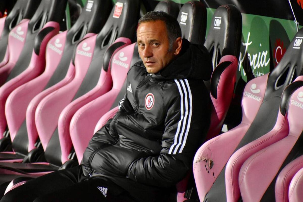 Gallo: "Accordo con qualche altra squadra? Ca**ata. I contratti..." - Immagine in evidenza: mister Fabio Gallo - crediti: foto di Luigia Spinelli