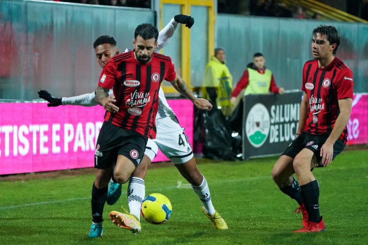Foggia, Schenetti: "Settimana particolare. Dovremo far parlare il campo" - Immagine in evidenza: uno scatto di Foggia-Juventus Next Gen (Coppa Italia Serie C 22/23) - crediti: foto di Mario Marino (RIPRODUZIONE RISERVATA)