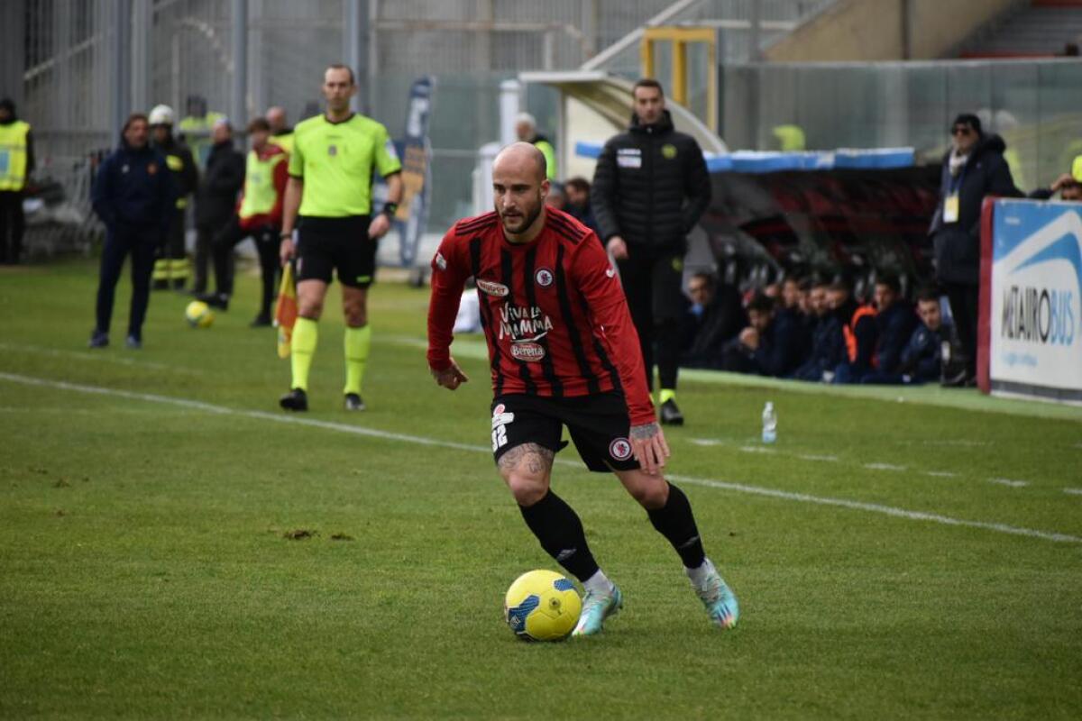 Foggia, gli squalificati in vista del Crotone - Immagine in evidenza: uno scatto di Foggia-Potenza (Serie C - girone C 22/23) - crediti: foto di Luigia Spinelli (RIPRODUZIONE RISERVATA)