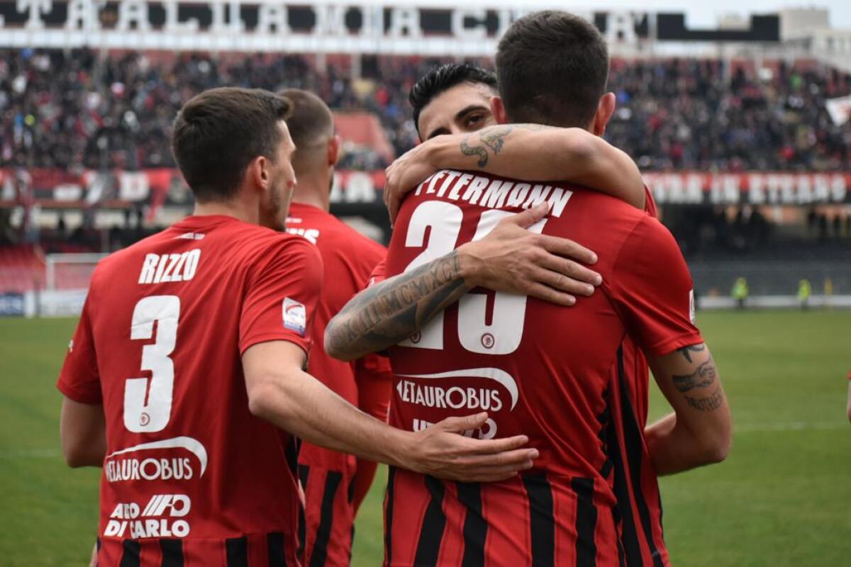 Le prossime partite del Foggia: due trasferte e una in casa - Immagine in evidenza: uno scatto di Foggia-Juve Stabia (Serie C - girone C 22/23) - crediti: foto di Luigia Spinelli (RIPRODUZIONE RISERVATA)