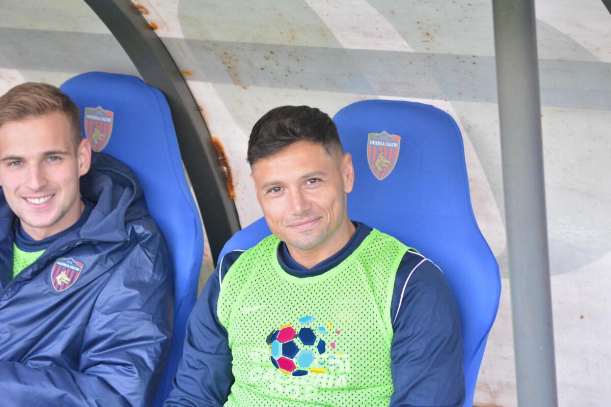 Esordio con pareggio per Zarate, Cosenza-Ternana finisce 0-0 - Mauro Zarate al suo esordio in Serie B, in Cosenza-Ternana. Foto di Pasquale Golia, riproduzione riservata