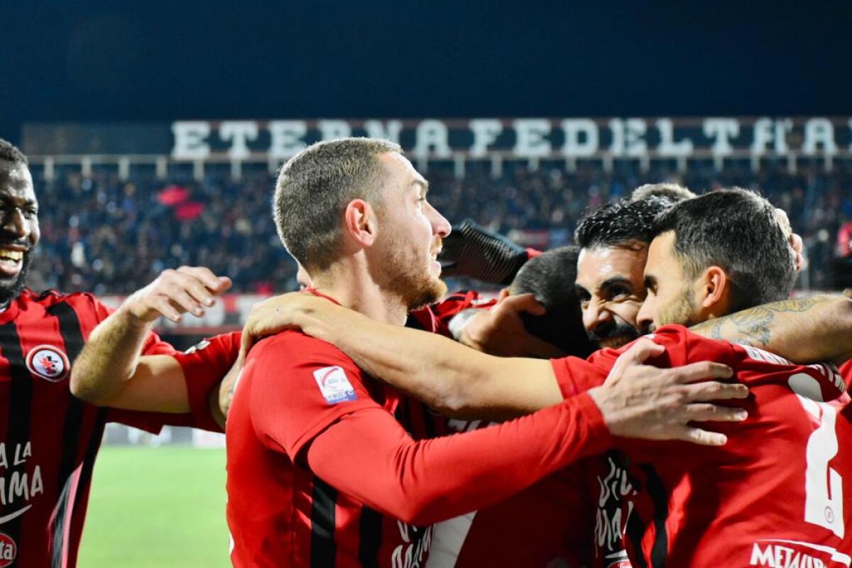Foggia-Gelbison, info e prezzi dei biglietti - Immagine in evidenza: uno scatto di Foggia-Taranto (Serie C - girone C 22/23) - crediti: foto di Luigia Spinelli (RIPRODUZIONE RISERVATA)