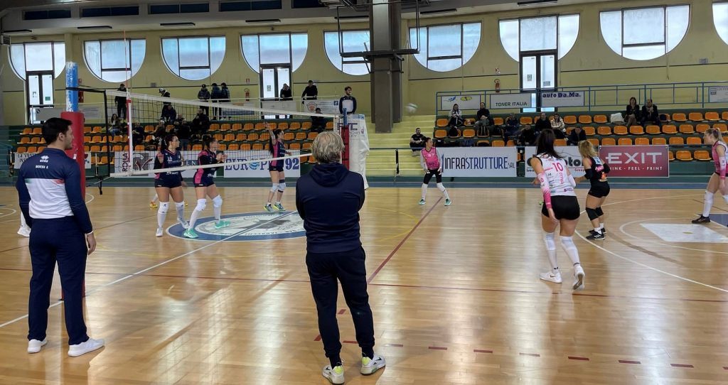 Nella battaglia di Isernia la Pallavolo Cerignola strappa un punto al tie break