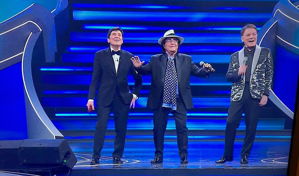 Moda, musica e parole di Sanremo fra paillettes e felpe americane