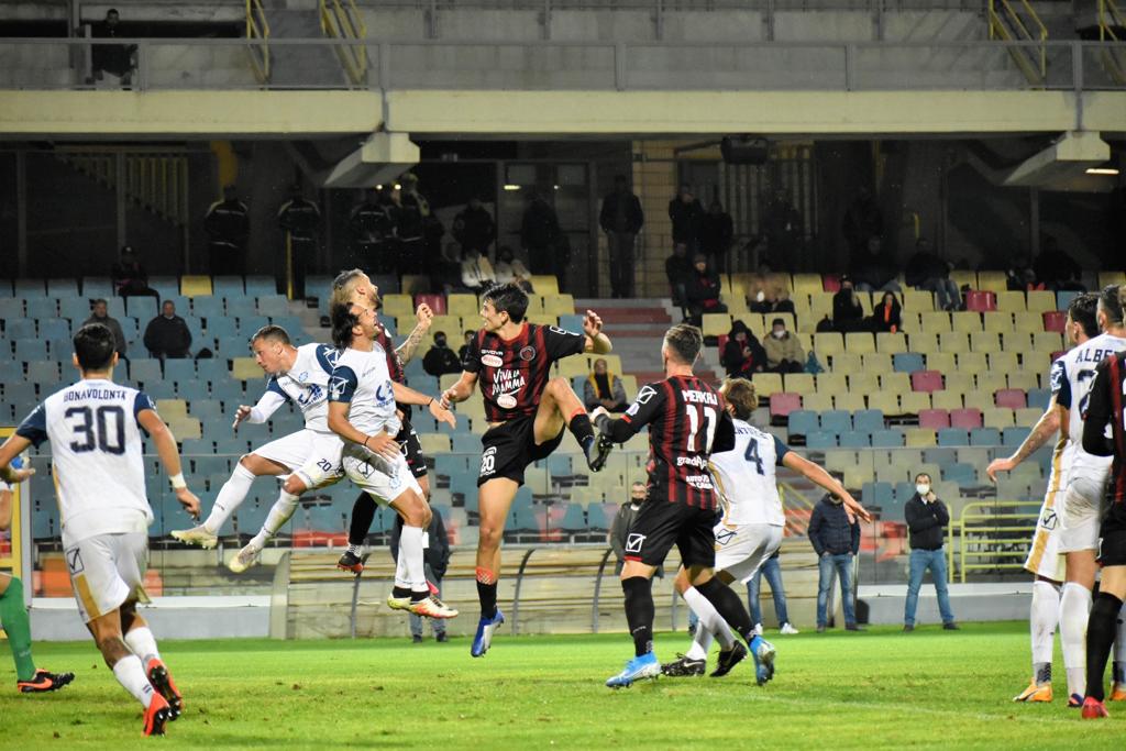 Immagine in evidenza: uno scatto di Foggia-Fidelis Andria 2-3 (Coppa Italia Serie C 2021/2022) - crediti: foto di Luigia Spinelli