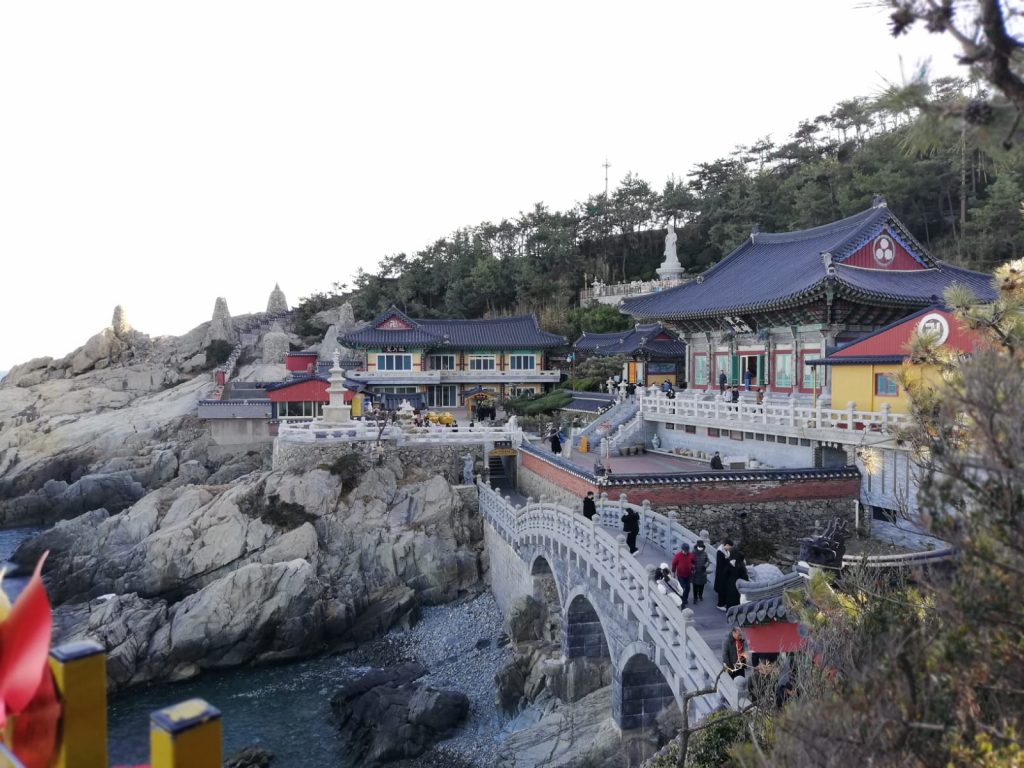 Haedong Yonggung Temple a Busan