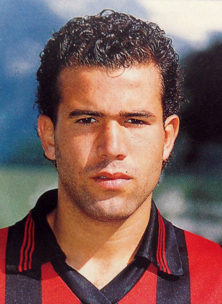 Immagine in evidenza: Gigi Di Biagio con la maglia del Foggia - crediti foto: Wikipedia/pubblico dominio