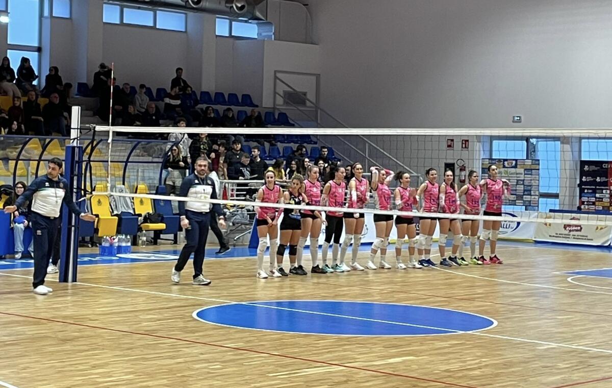 Lo storico derby di Pallavolo B2 a Cerignola è tutto fucsia - 