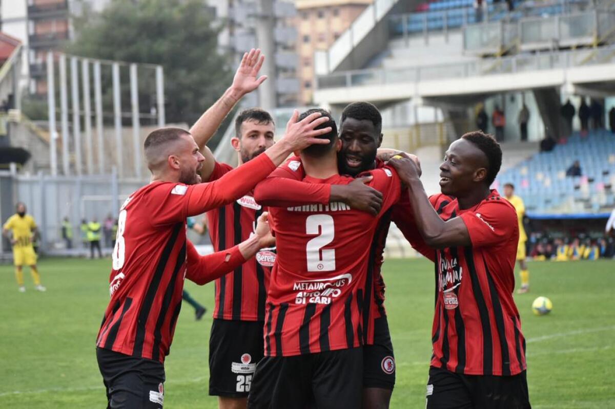 Dove vedere Foggia-Monterosi? Ecco il canale - Immagine in evidenza: uno scatto di Foggia-Viterbese (Serie C - girone C 22/23) - crediti: foto di Luigia Spinelli (RIPRODUZIONE RISERVATA)