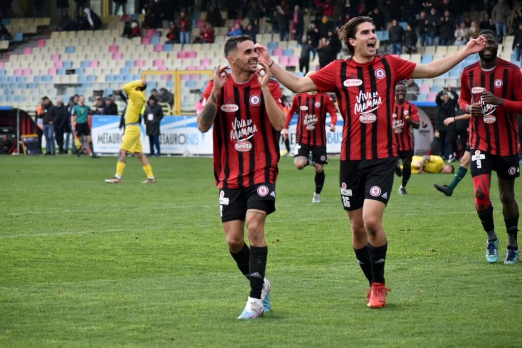Immagine in evidenza: uno scatto di Foggia-Viterbese (Serie C - girone C 22/23) - crediti: foto di Luigia Spinelli (RIPRODUZIONE RISERVATA)