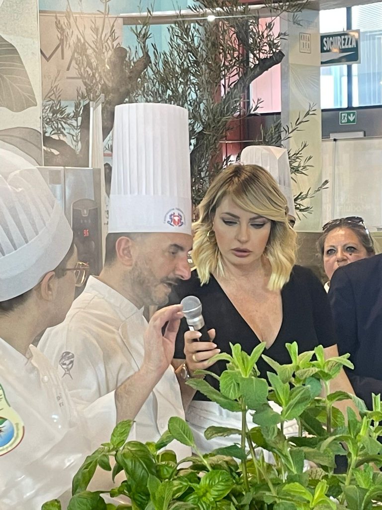 Manila Nazzaro madrina a Gate&Gusto di Foggia: “Credo nella mia terra”