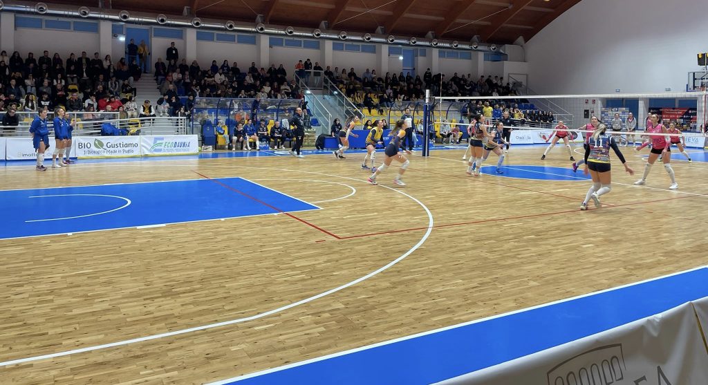 Lo storico derby di Pallavolo B2 a Cerignola è tutto fucsia