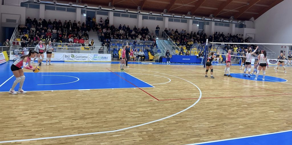 Lo storico derby di Pallavolo B2 a Cerignola è tutto fucsia